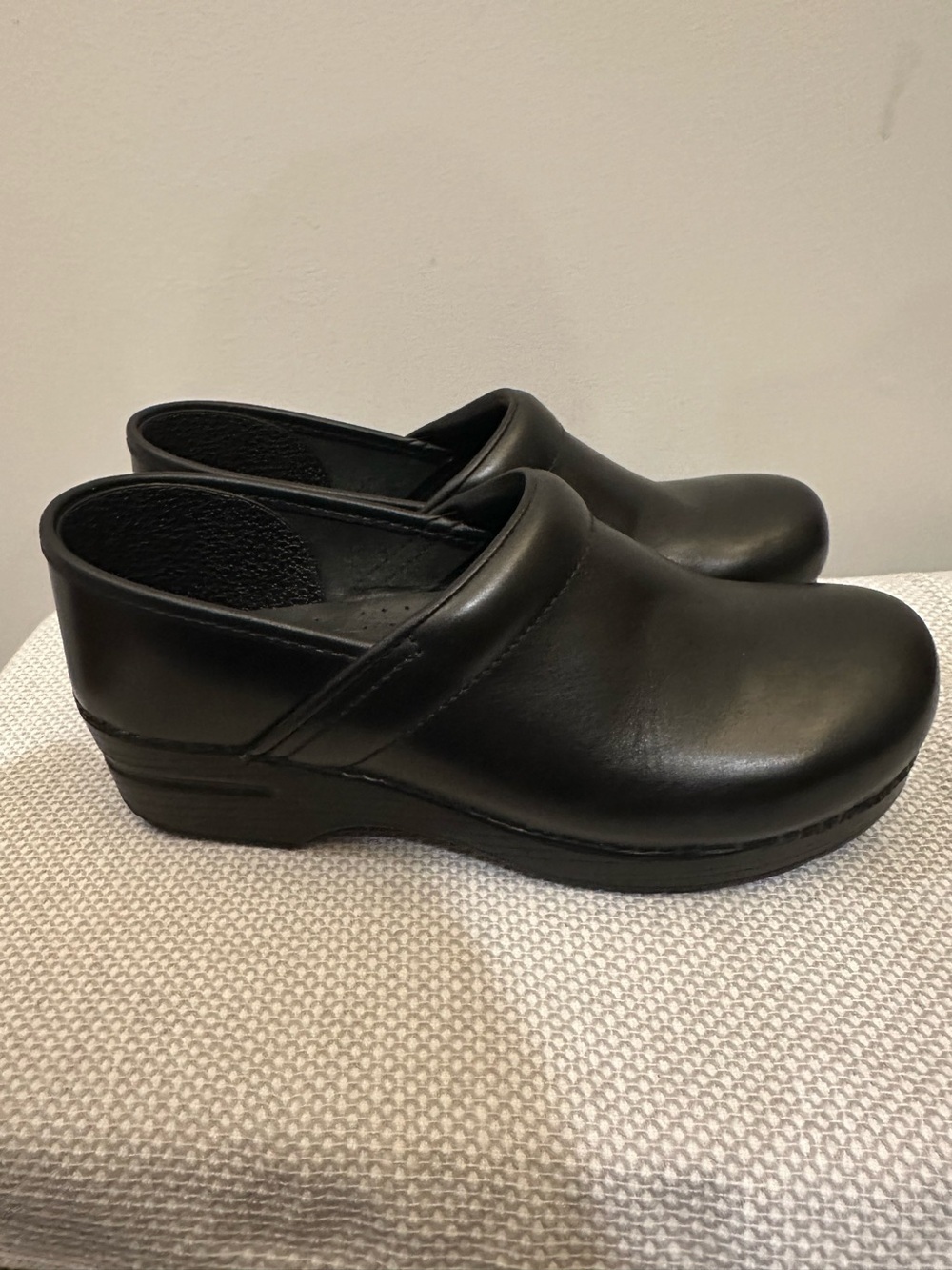 Dansko Professional Black Leather Clogs Mules Shoes Women EU 41 US 10.5-11 NEW